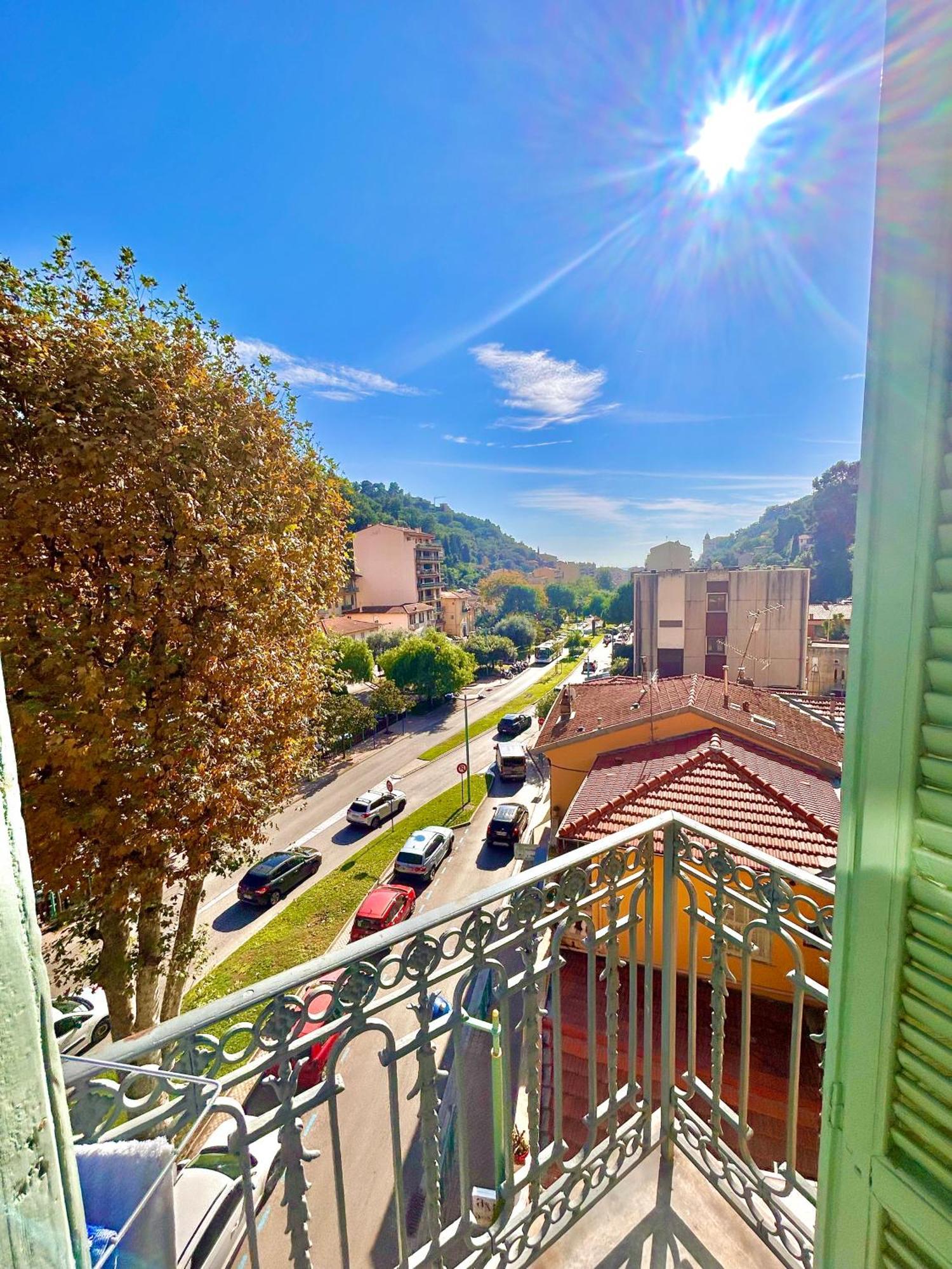 Menton: Superbe Appartement Bagian luar foto